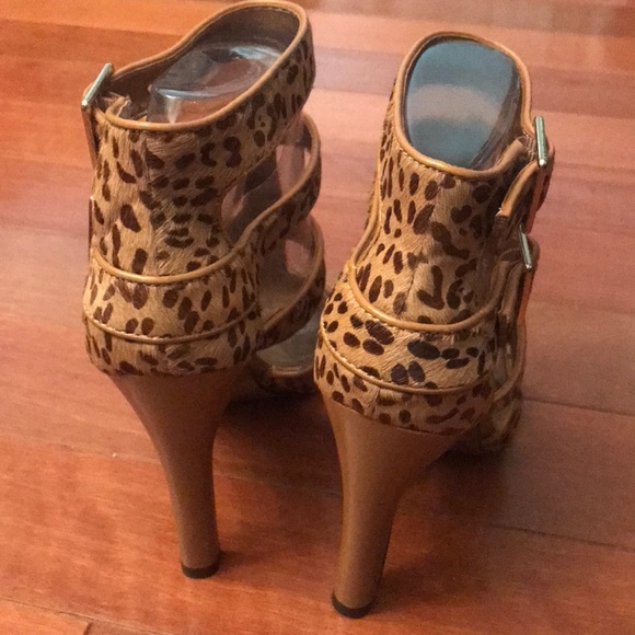BCBG NEW unique and rare leopard print fur & leather spiked heels - Picture 6 of 8